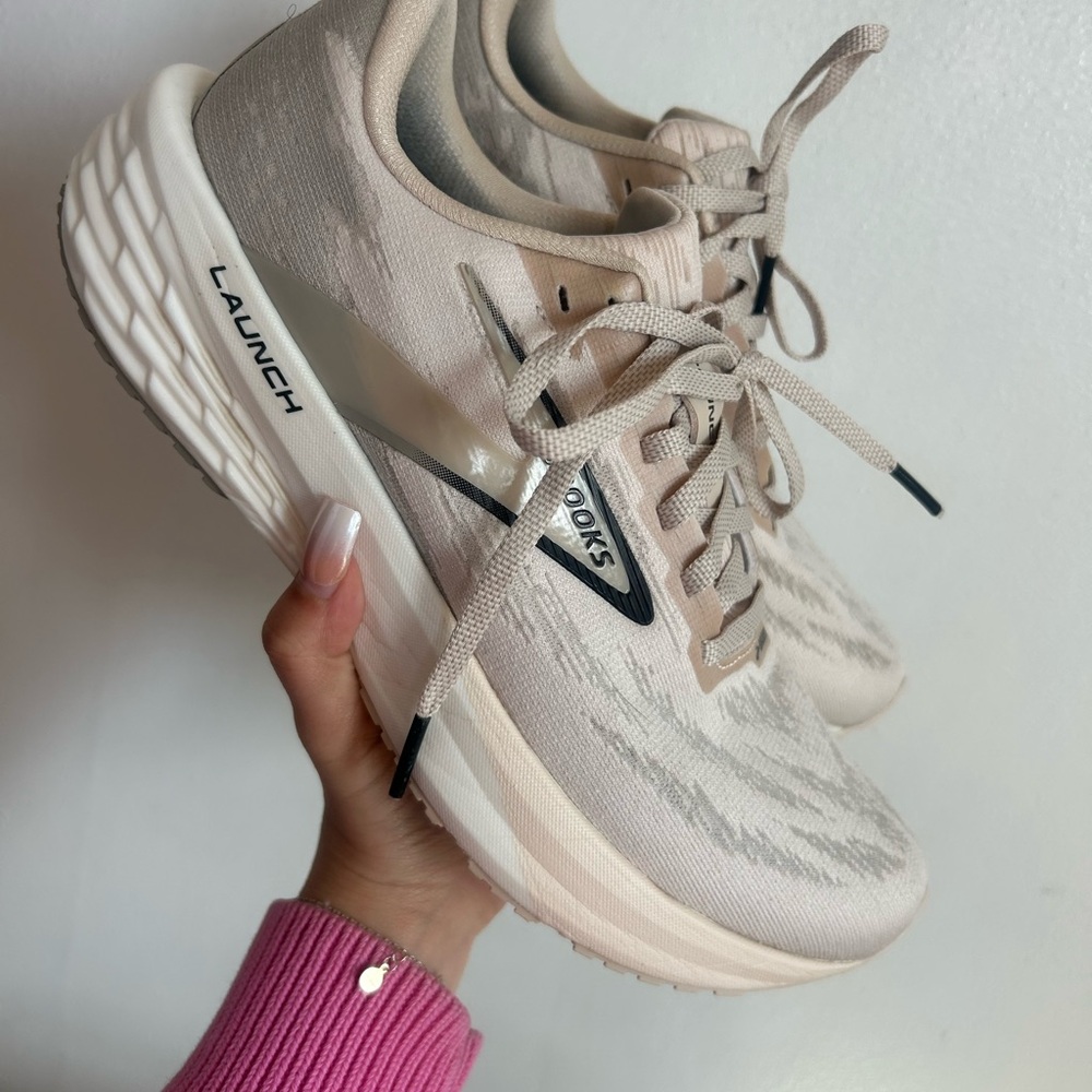 Brooks Launch Women's Running Shoes - tan - Picture 6 of 7